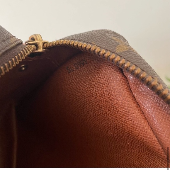 👜 Louis Vuitton Compiegne 23 Clutch.👜 - Picture 10 of 14